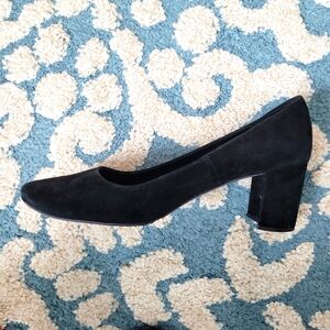 VANELI BLACK HEELS SIZE 9 SUEDE